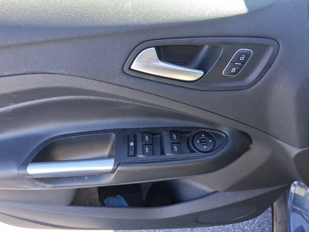 Used 2018 Ford Escape SEL image 10