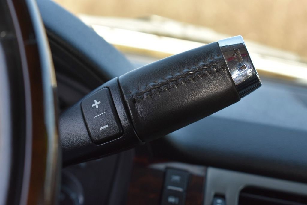 Used 2008 GMC Yukon Denali image 22