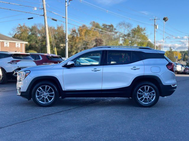 Used 2022 GMC Terrain SLT w/ Tech Package AWD/4WD image 4
