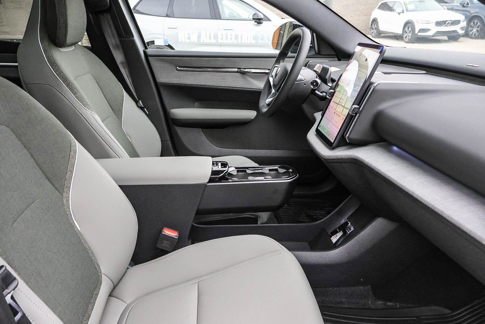 New 2026 Volvo EX30 Cross Country Ultra w/ Protection Package Premier image 17