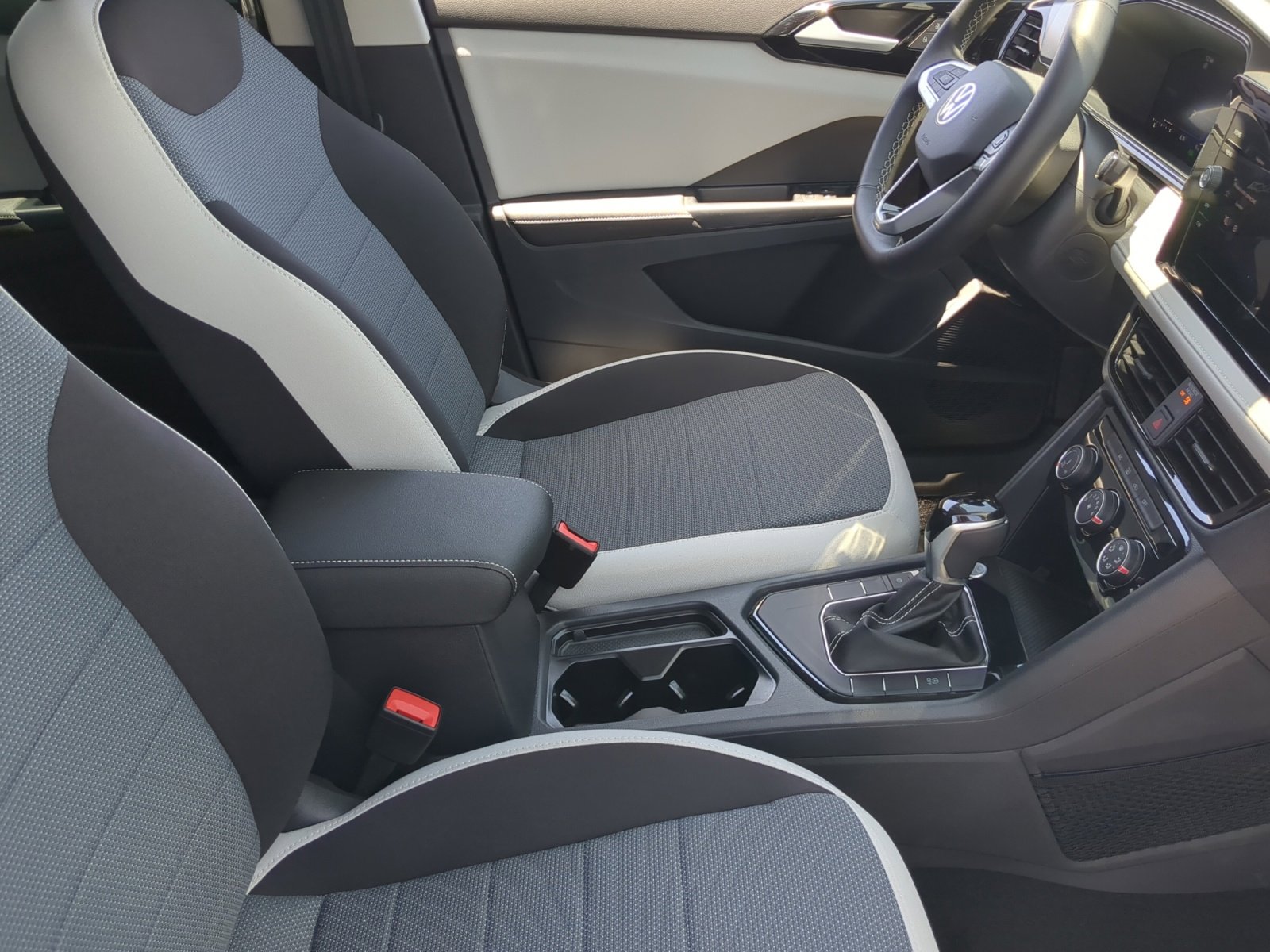 New 2025 Volkswagen Taos S image 19