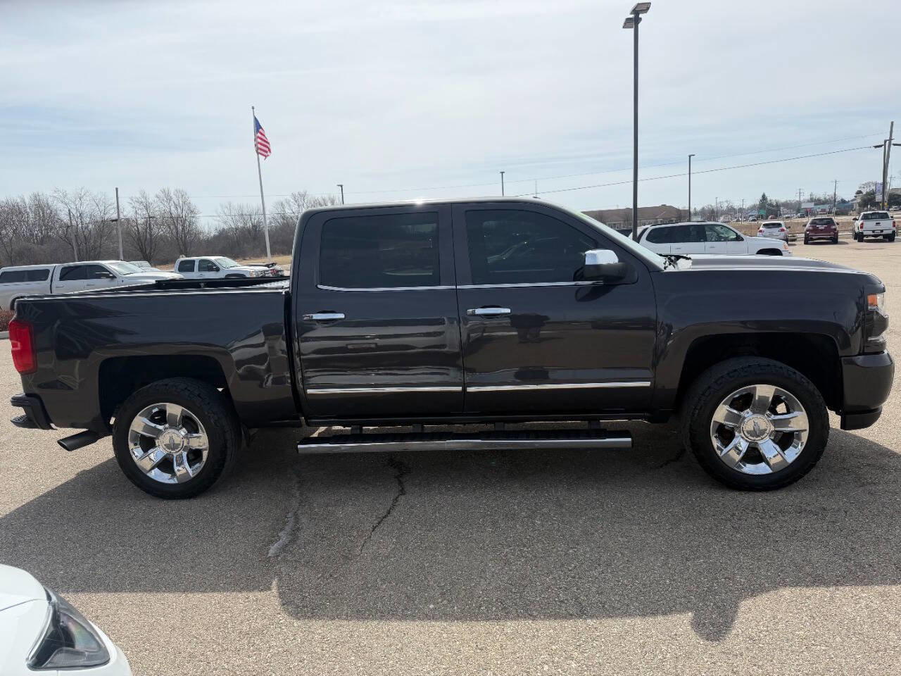 Used 2016 Chevrolet Silverado 1500 LTZ Z71 w/ LTZ Plus Package AWD/4WD image 6