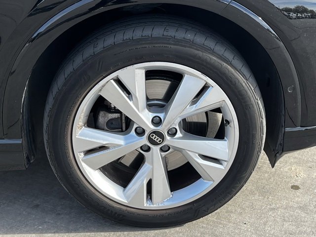 Used 2023 Audi Q4 e-tron Premium Plus image 7