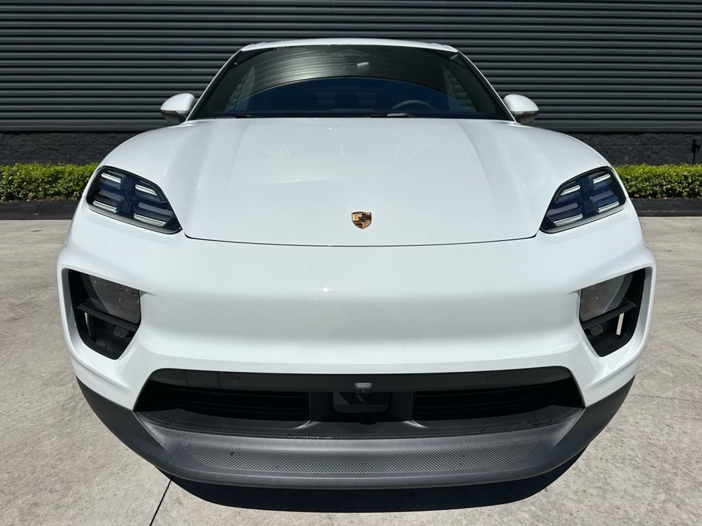 Used 2026 Porsche Macan Electric RWD image 8