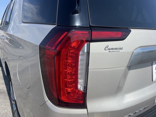 Used 2021 GMC Yukon Denali w/ Denali Premium Package image 11