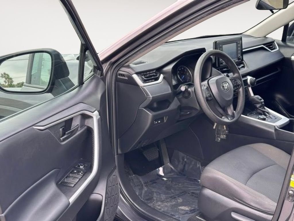 Used 2022 Toyota RAV4 LE w/ Carpet Mat Package (TMS) AWD/4WD image 12