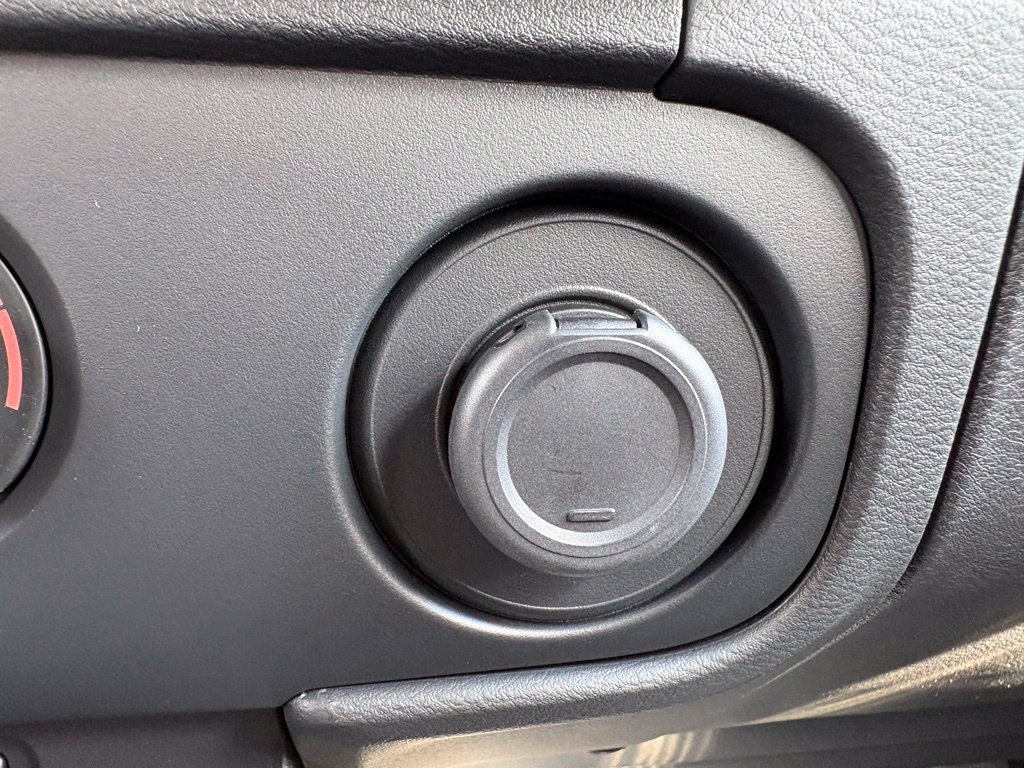 New 2027 Nissan Frontier 2WD Crew Cab image 30