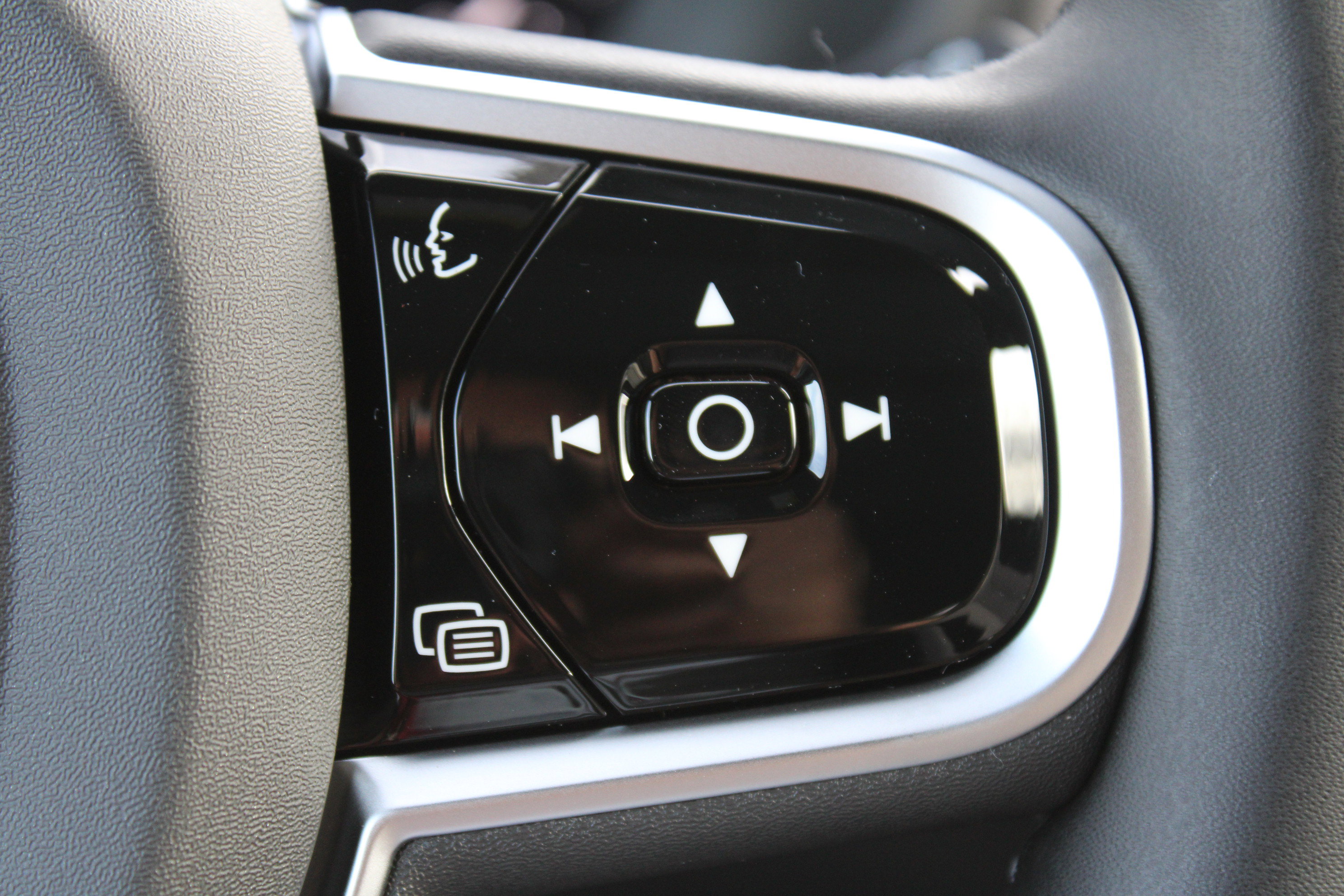 New 2026 Volvo XC90 B5 Core AWD/4WD image 11