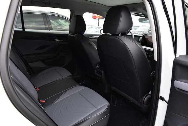 New 2026 Volkswagen Tiguan SE image 15