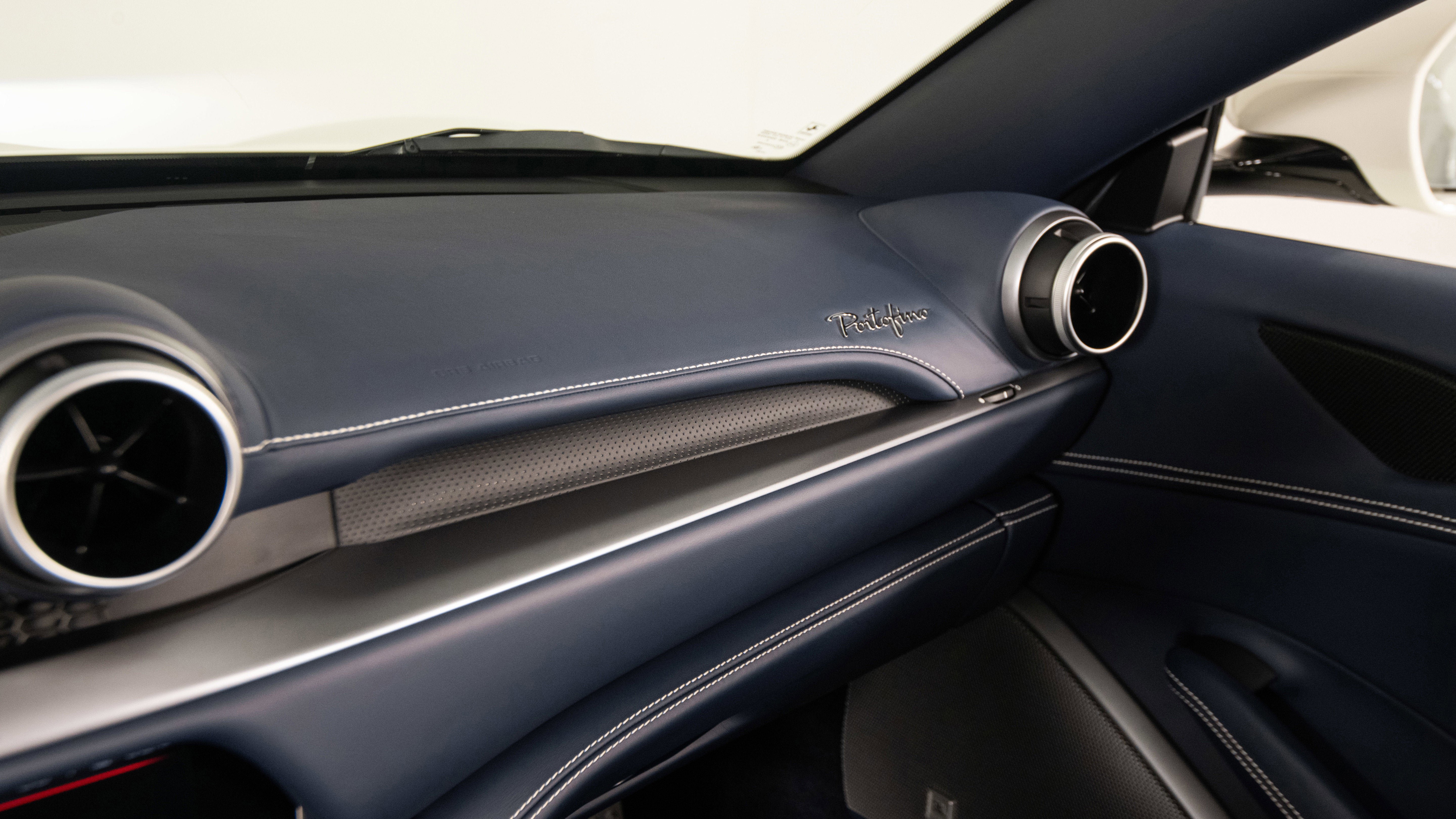 Certified 2020 Ferrari Portofino RWD image 30