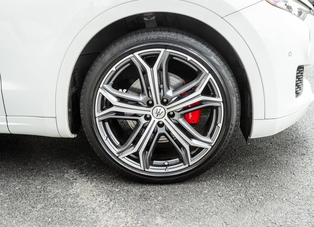 Used 2023 Maserati Levante GT AWD/4WD image 5