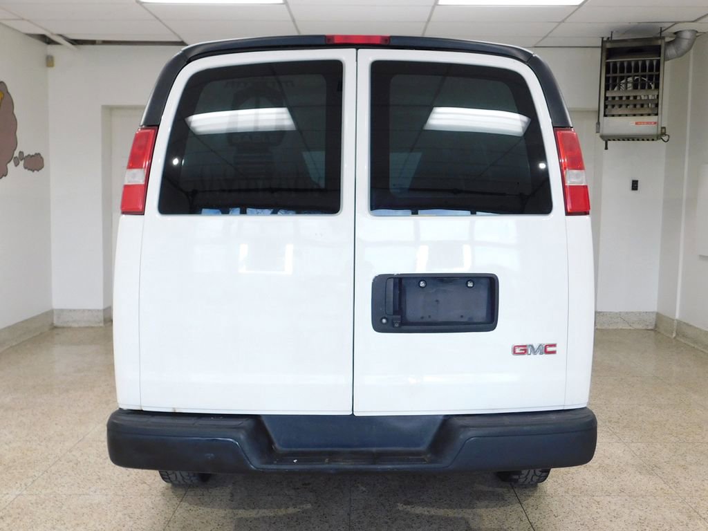 Used 2017 GMC Savana 2500 RWD image 5