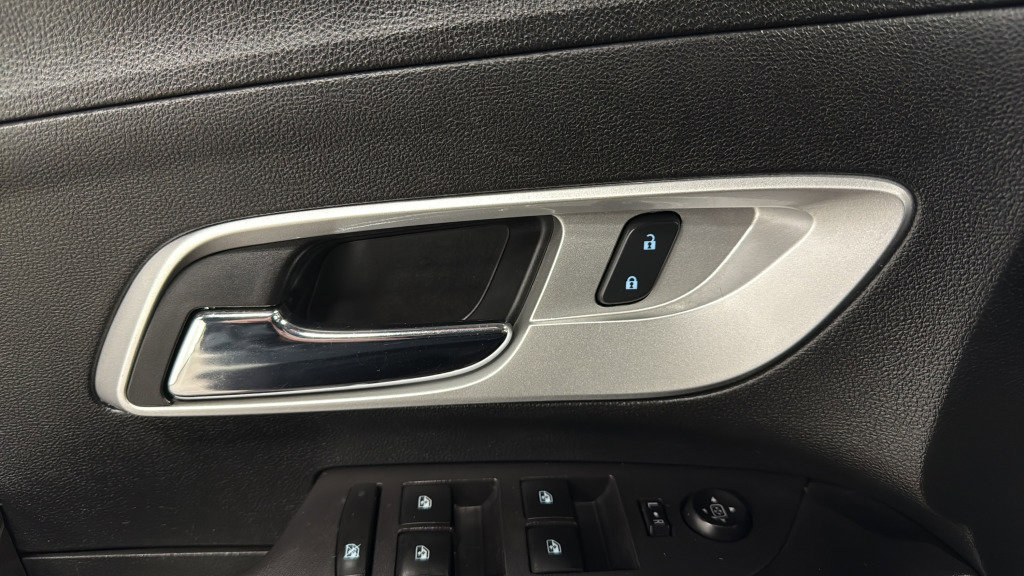 Used 2016 Chevrolet Equinox LT w/ Convenience Package image 15