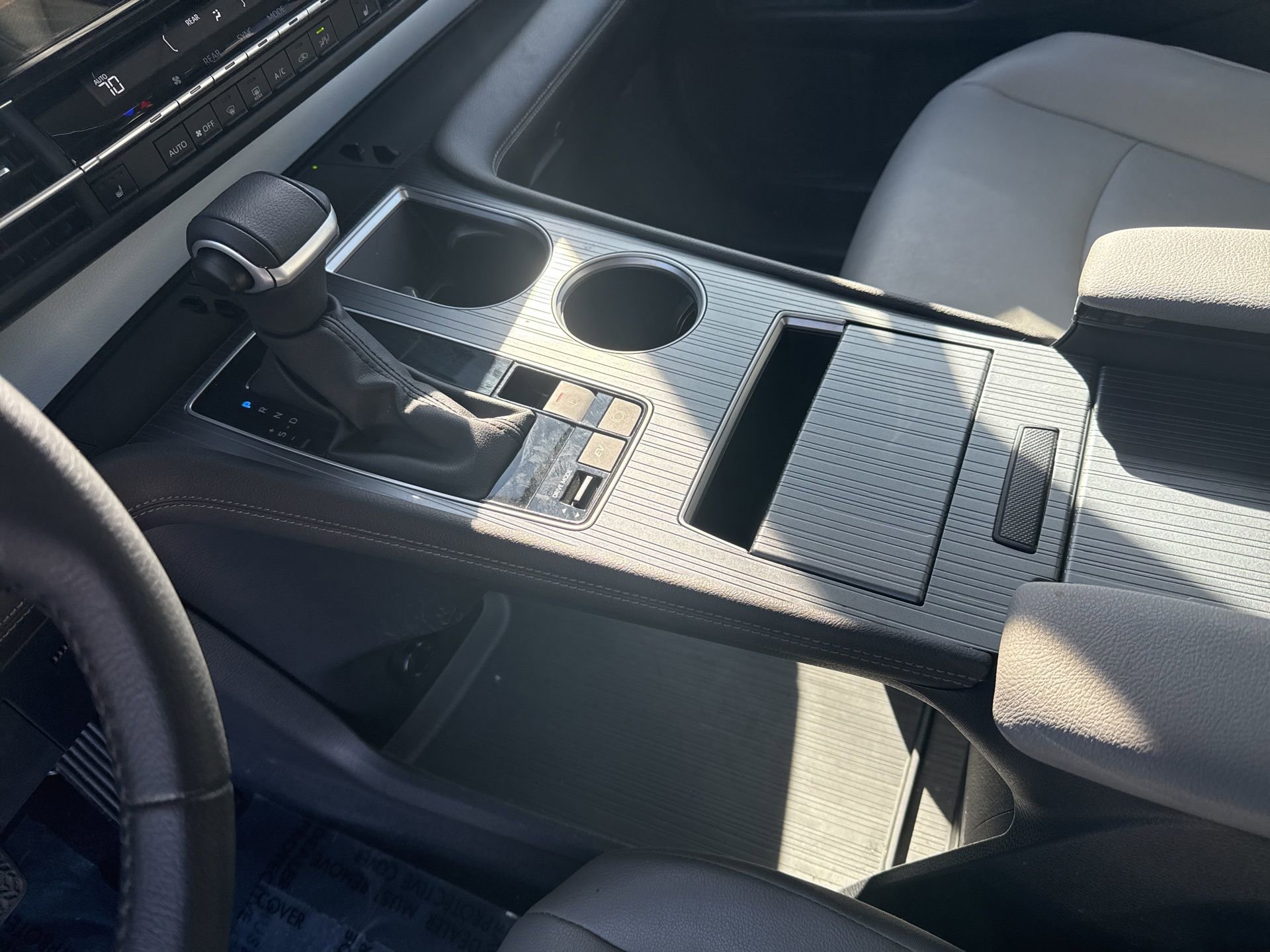 Used 2025 Toyota Sienna XLE image 19