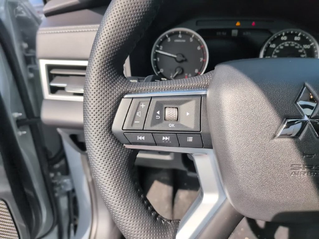New 2026 Mitsubishi Outlander AWD image 20