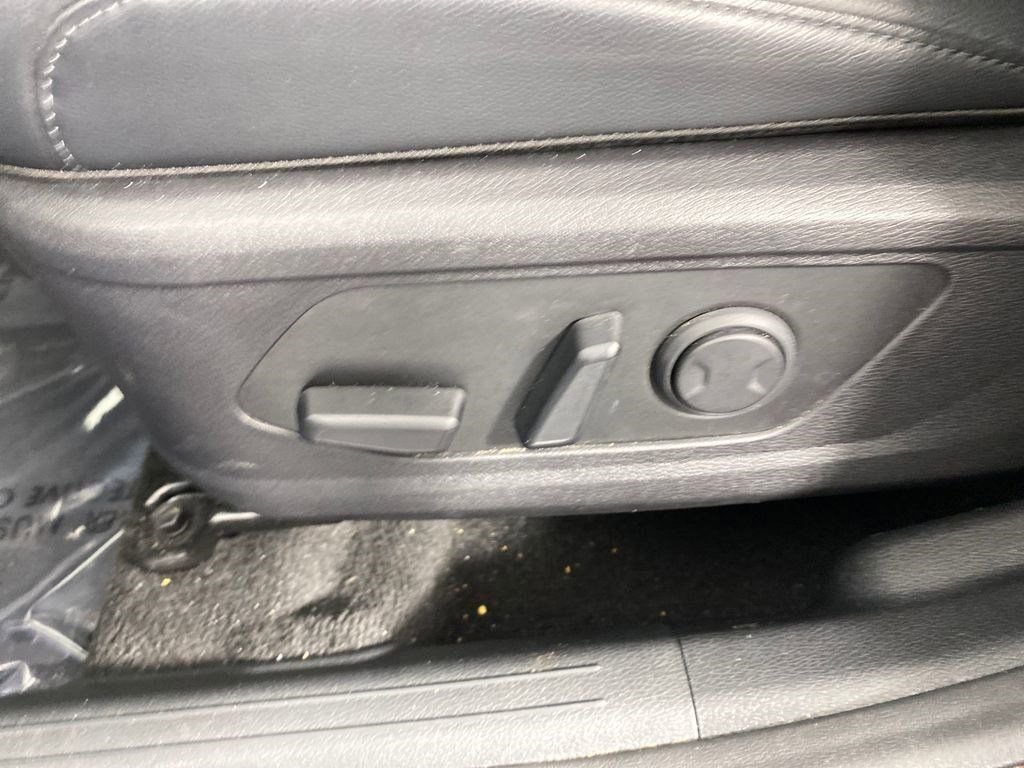 Used 2023 Kia Sportage EX image 8