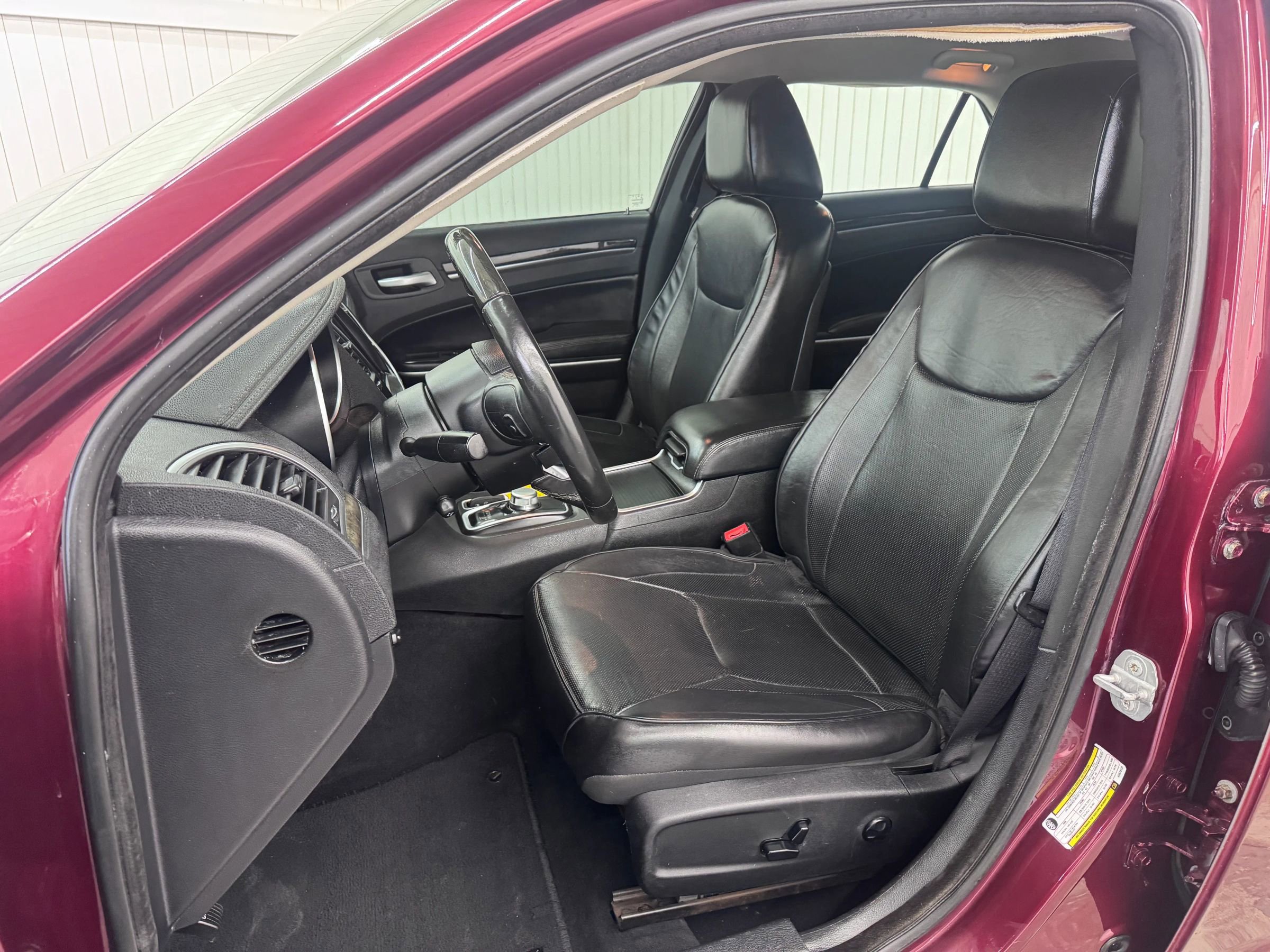 Used 2019 Chrysler 300 Limited image 9