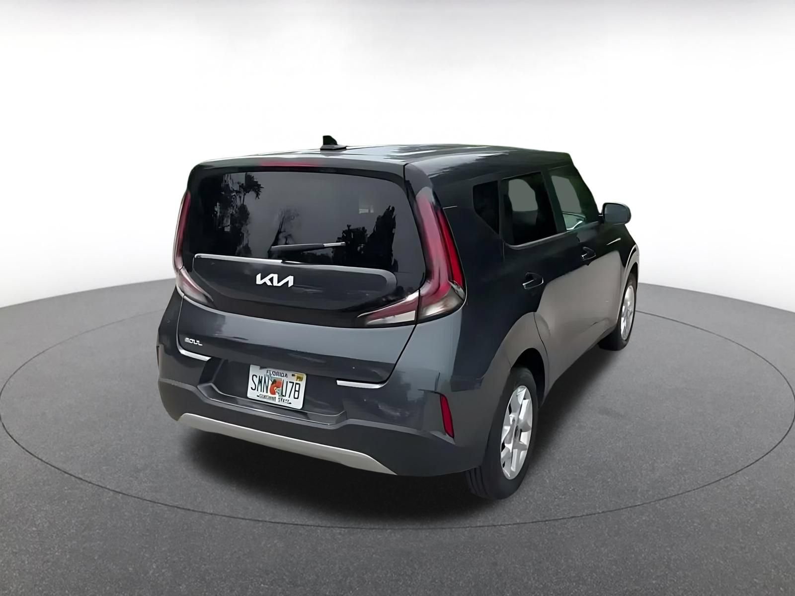Used 2025 Kia Soul LX w/ LX Technology Package FWD image 13