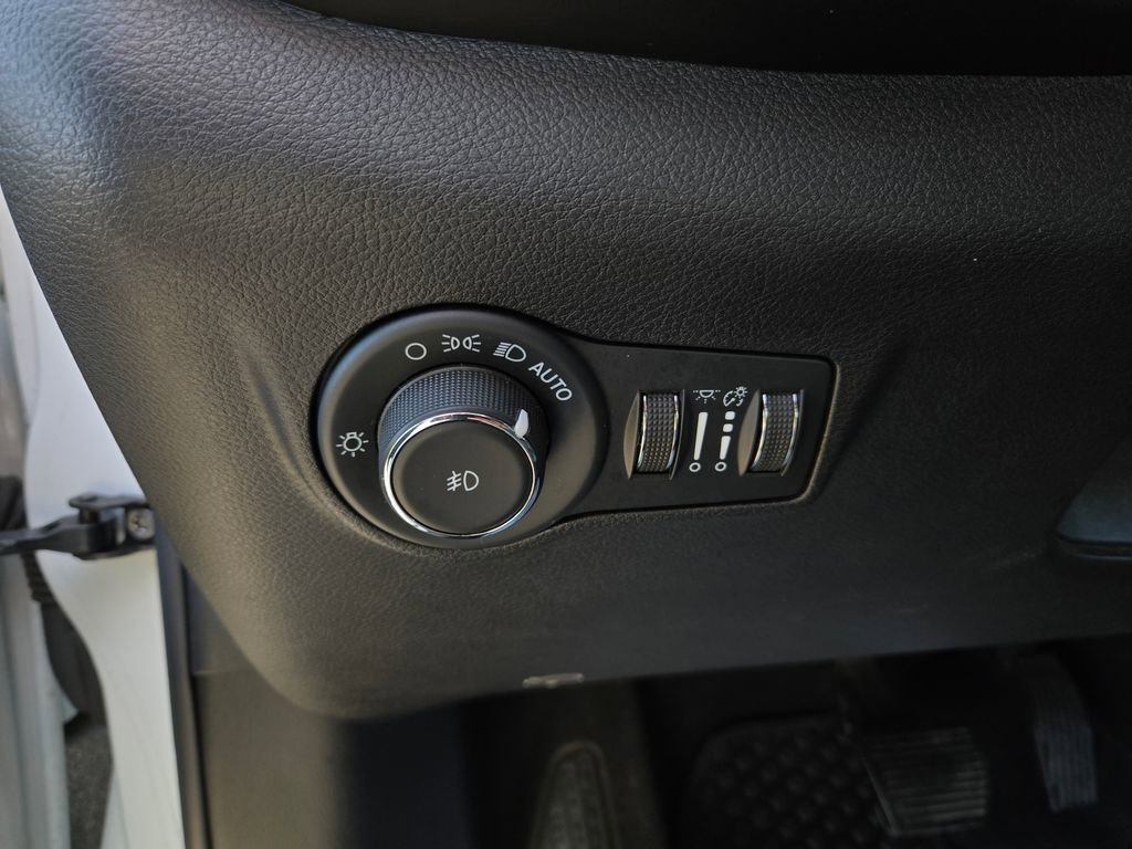 Used 2022 Jeep Compass Altitude w/ Convenience Group image 16