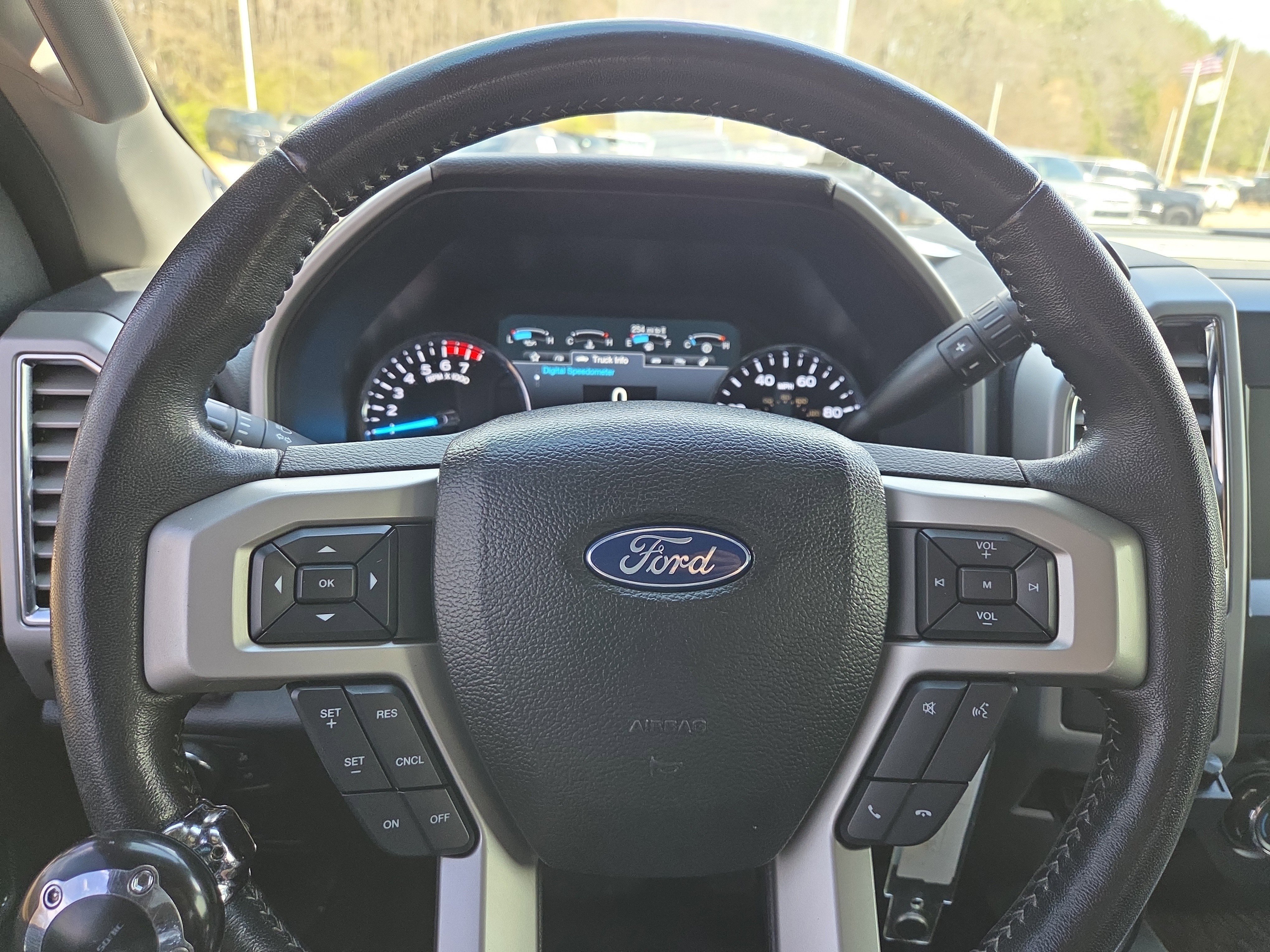 Used 2017 Ford F250 Lariat w/ Lariat Value Package image 10