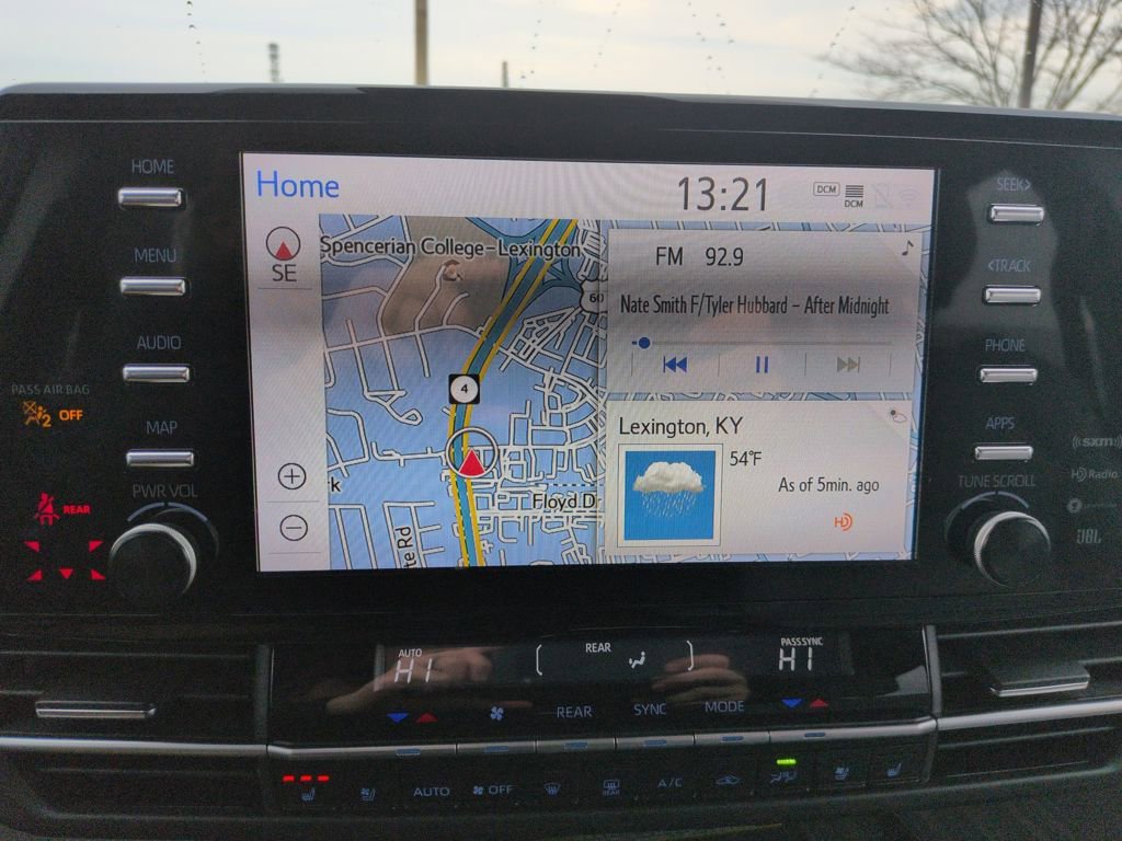 Certified 2024 Toyota Sienna Limited image 19