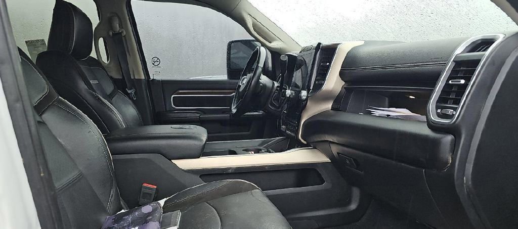 Used 2023 RAM 2500 Laramie AWD/4WD image 2
