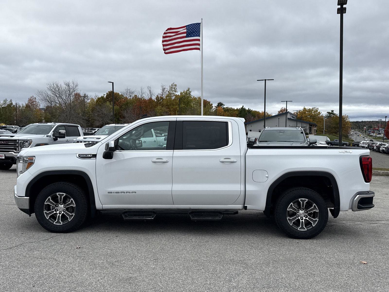 Used 2020 GMC Sierra 1500 SLE w/ Remote Start Package image 10