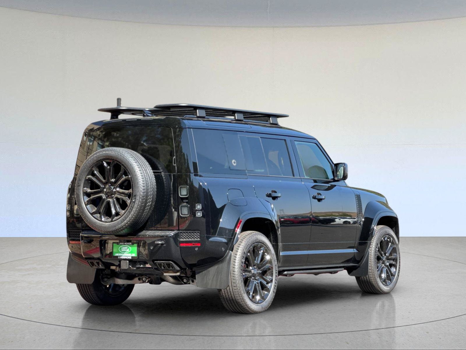 New 2026 Land Rover Defender 110 OCTA AWD/4WD image 6