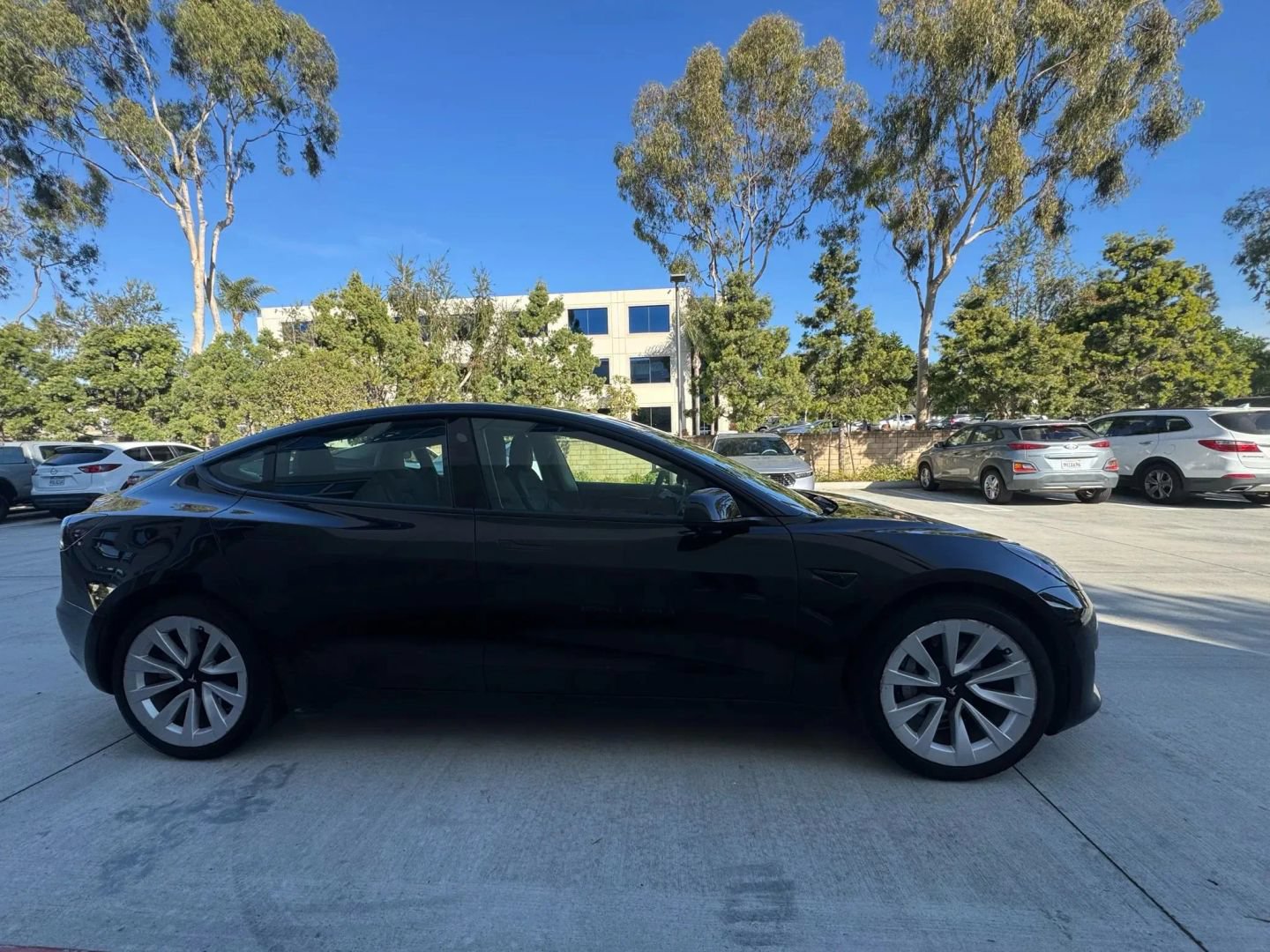 Used 2022 Tesla Model 3 RWD image 4