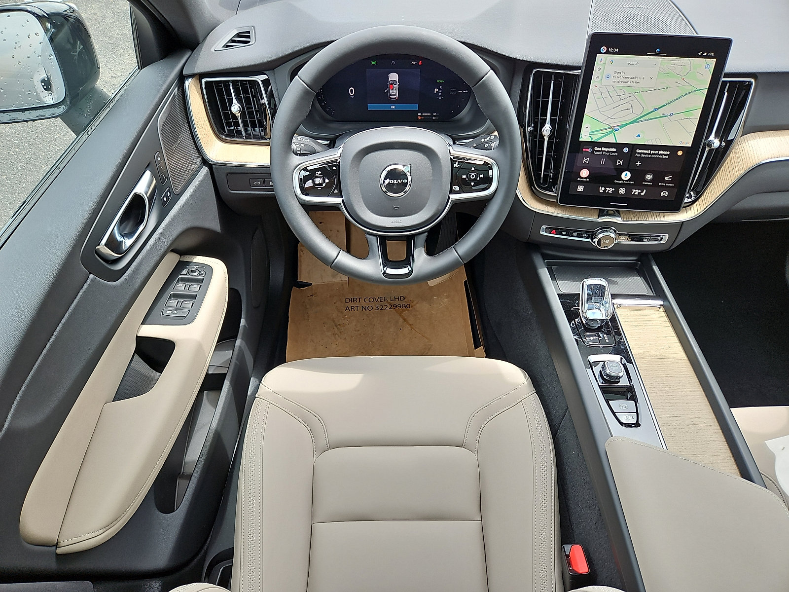 New 2026 Volvo XC60 T8 Plus w/ Protection Package Premier AWD/4WD image 9