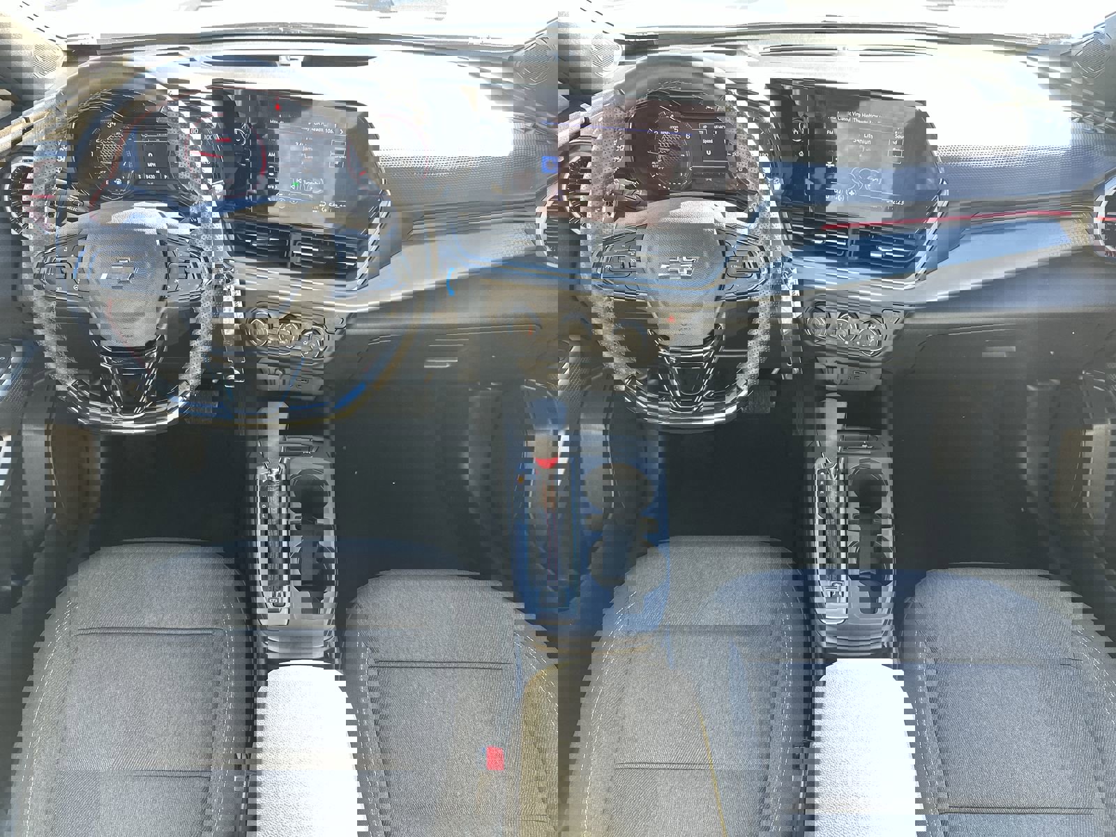 Certified 2024 Chevrolet Trax RS w/ Driver Confidence Package image 18