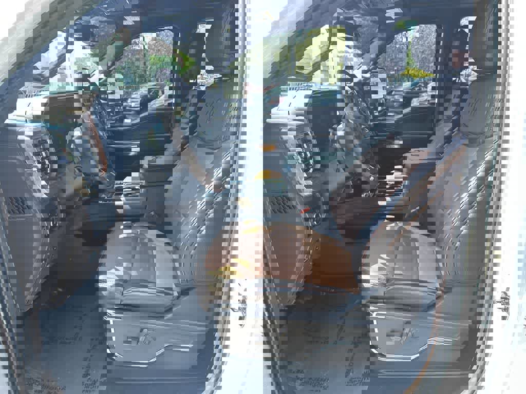 Used 2025 Ford F250 King Ranch w/ Chrome Package image 15