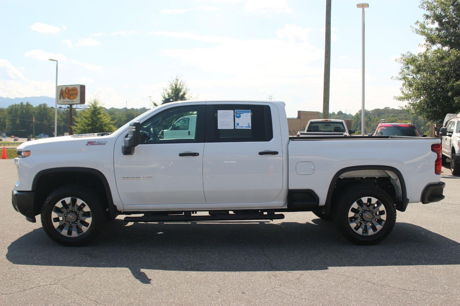 Used 2026 Chevrolet Silverado 2500 Custom w/ Custom Value Package AWD/4WD image 4