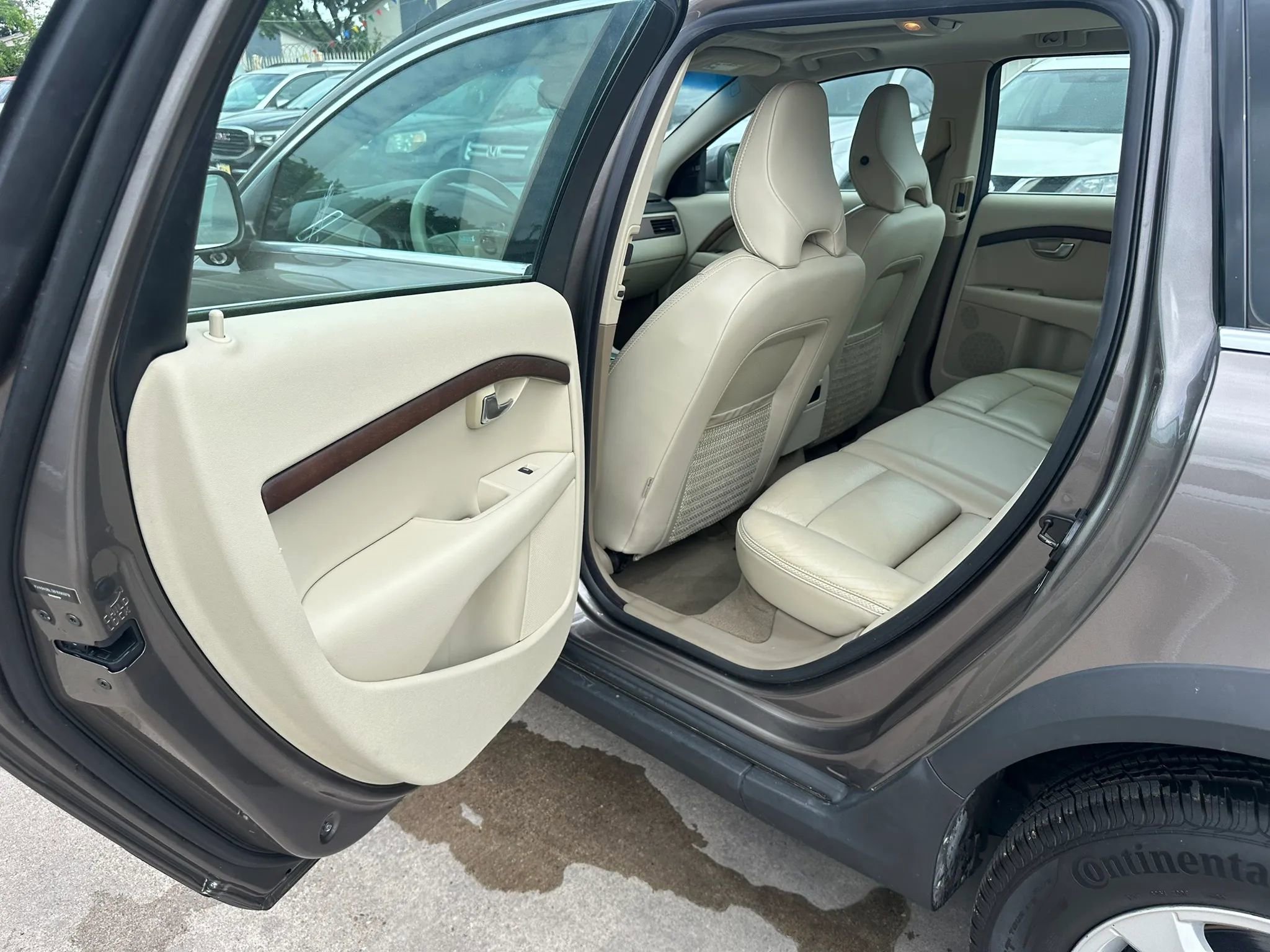 Used 2011 Volvo XC70 3.2 FWD image 15