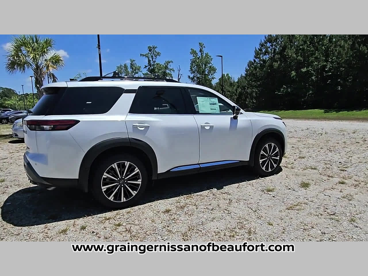 New 2026 Nissan Pathfinder Platinum FWD image 35