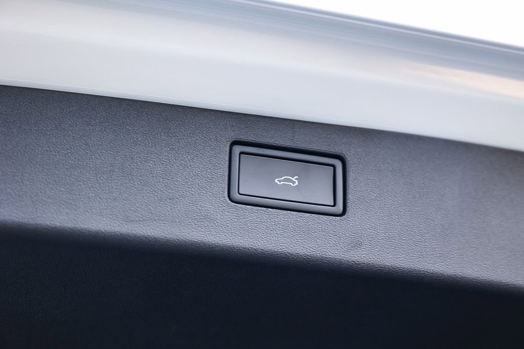 New 2026 Volkswagen Tiguan SE image 19