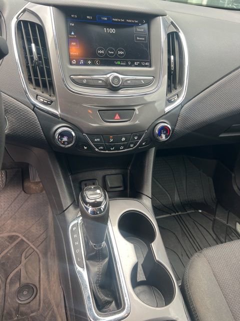 Used 2019 Chevrolet Cruze LT w/ Convenience Package FWD image 8