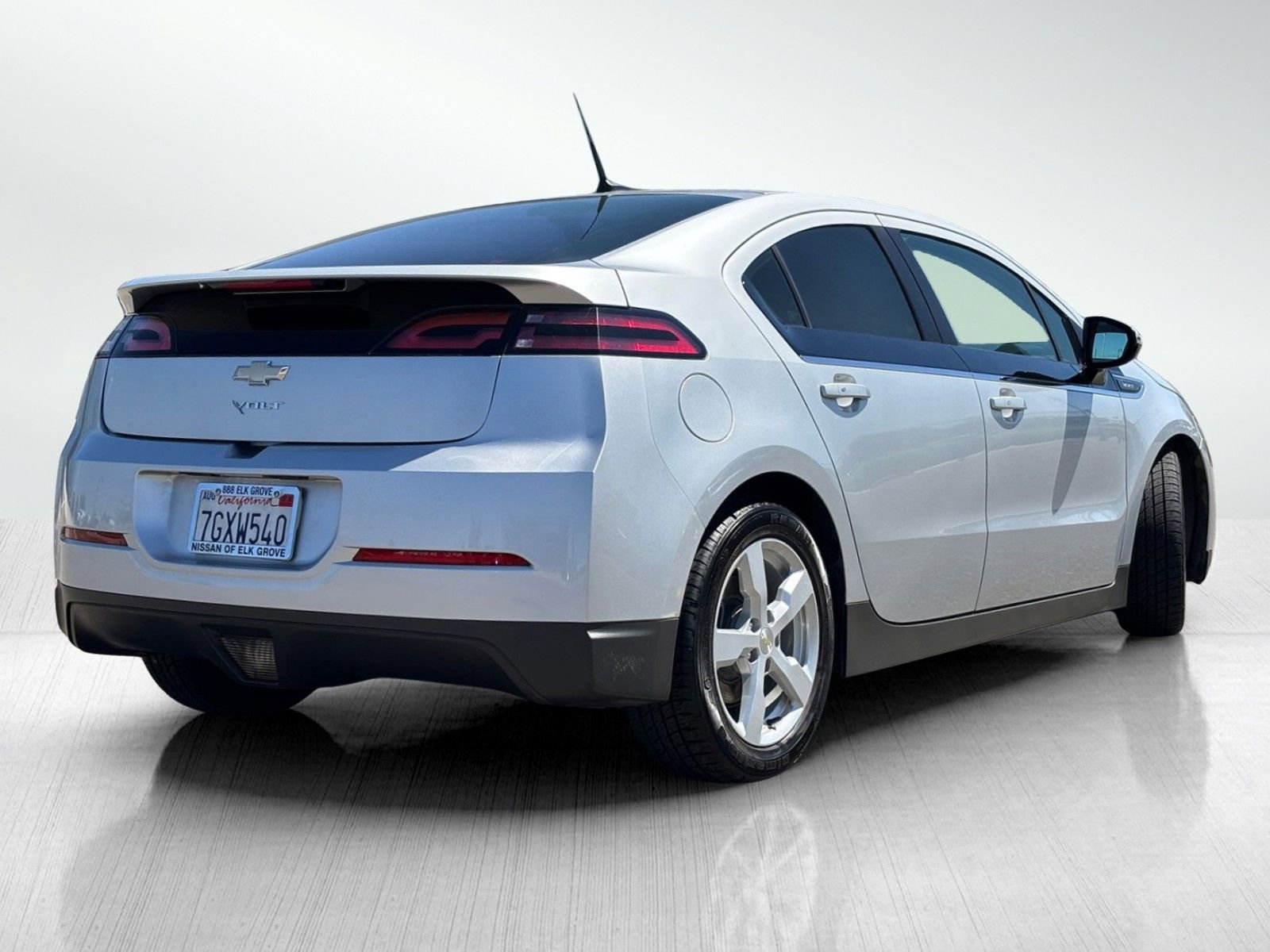 Used 2014 Chevrolet Volt FWD image 4