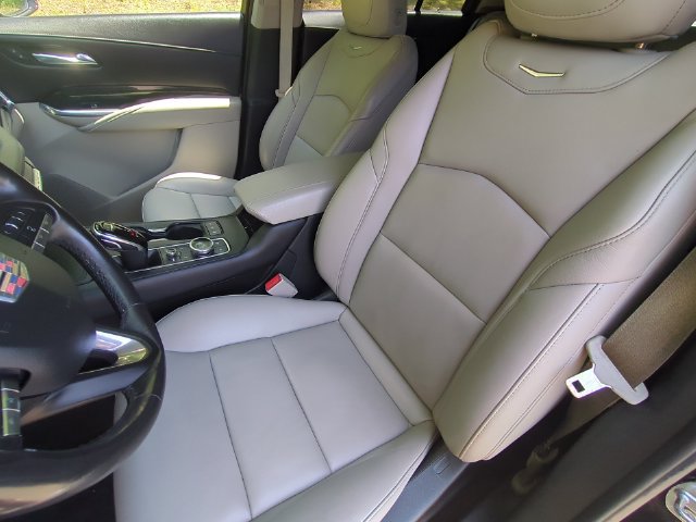 Used 2022 Cadillac XT4 Premium Luxury w/ Safety Alert Package AWD/4WD image 27