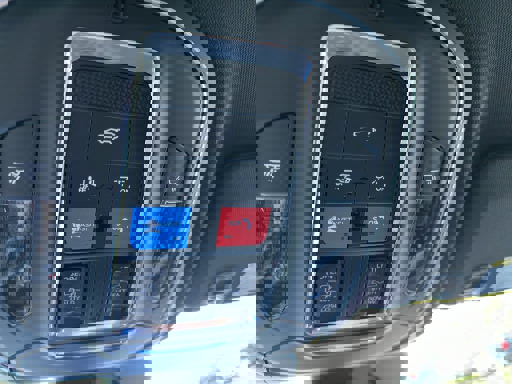 New 2025 Jeep Grand Cherokee L Altitude image 16