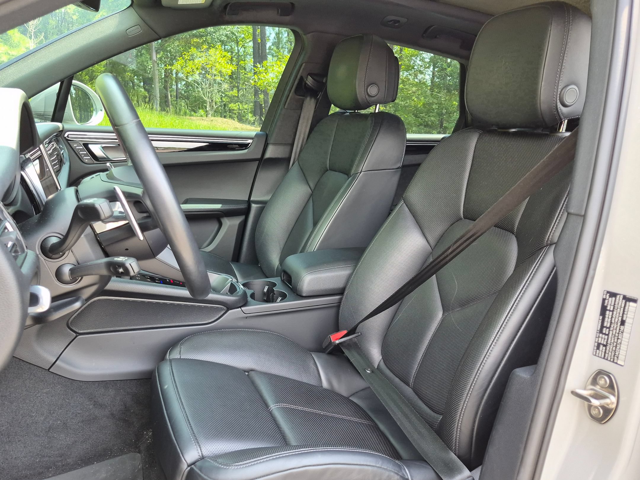 Certified 2024 Porsche Macan S AWD/4WD image 5
