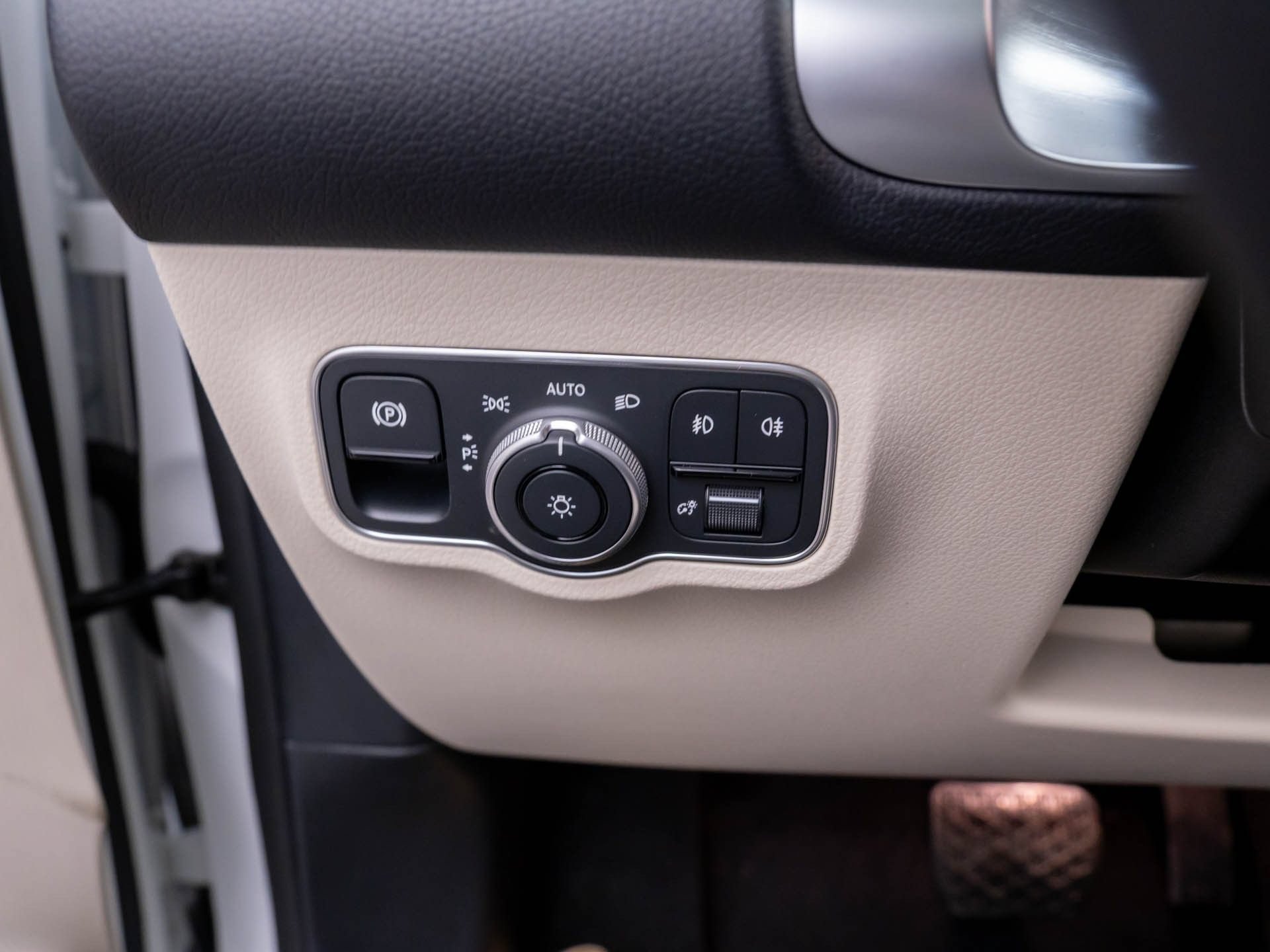 New 2026 Mercedes-Benz GLB 250 4MATIC image 23