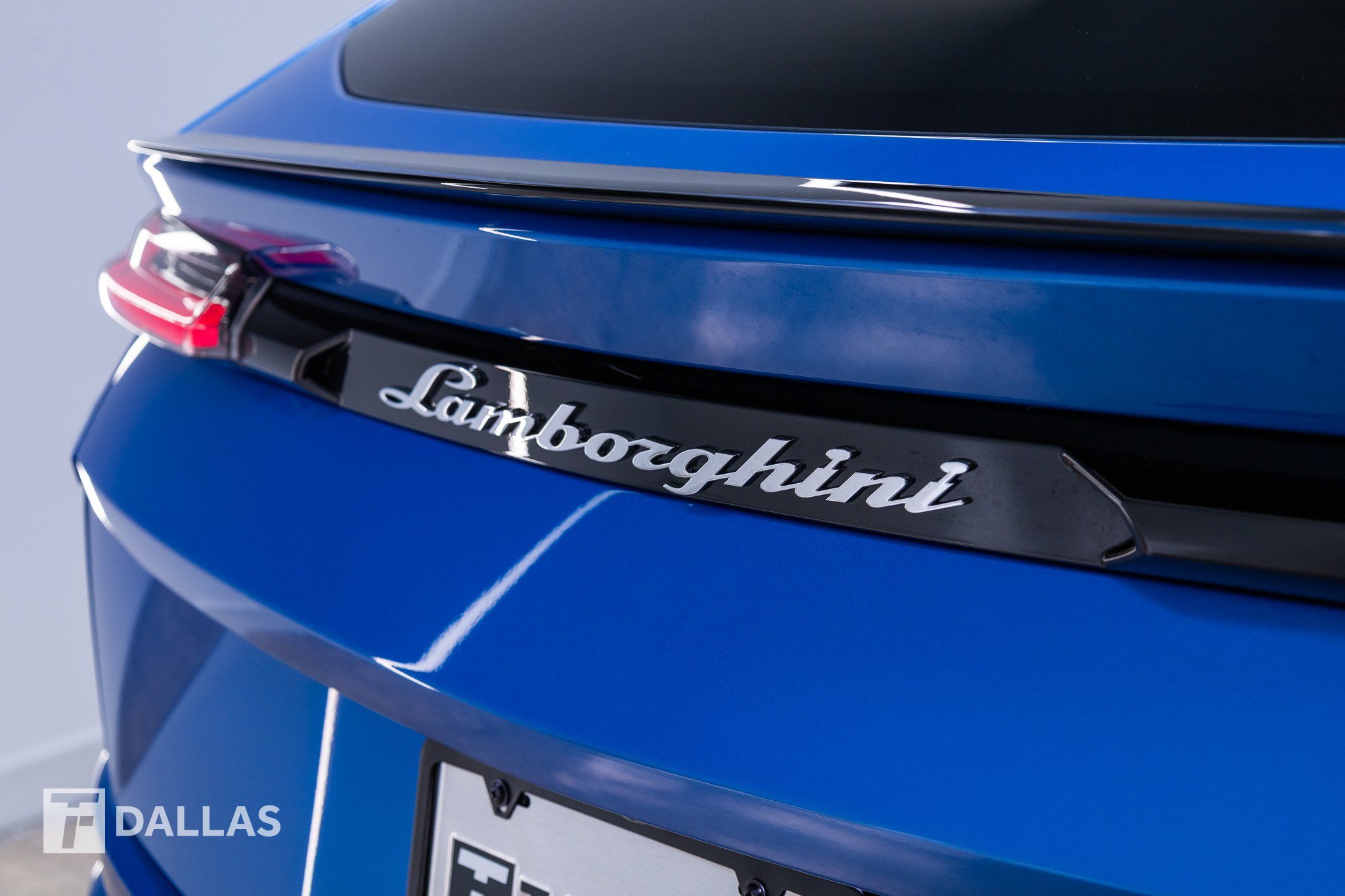 Used 2022 Lamborghini Urus AWD/4WD image 13