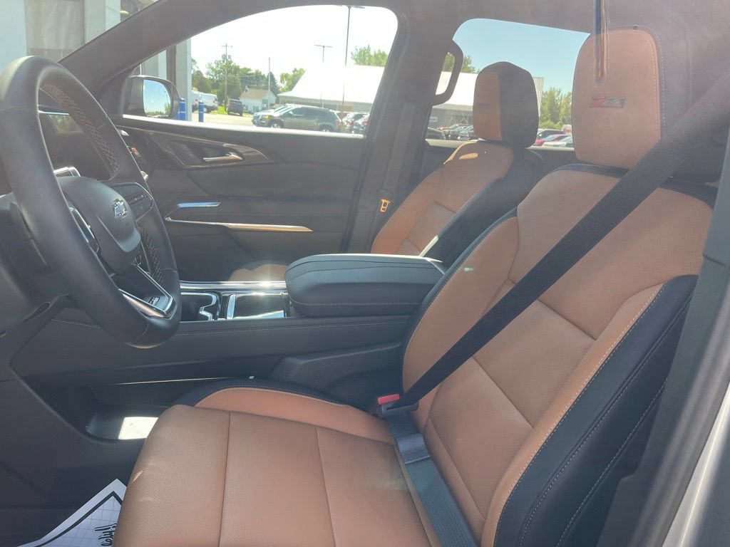 New 2027 Chevrolet Traverse Z71 w/ LPO, Floor Liner Package AWD/4WD image 12