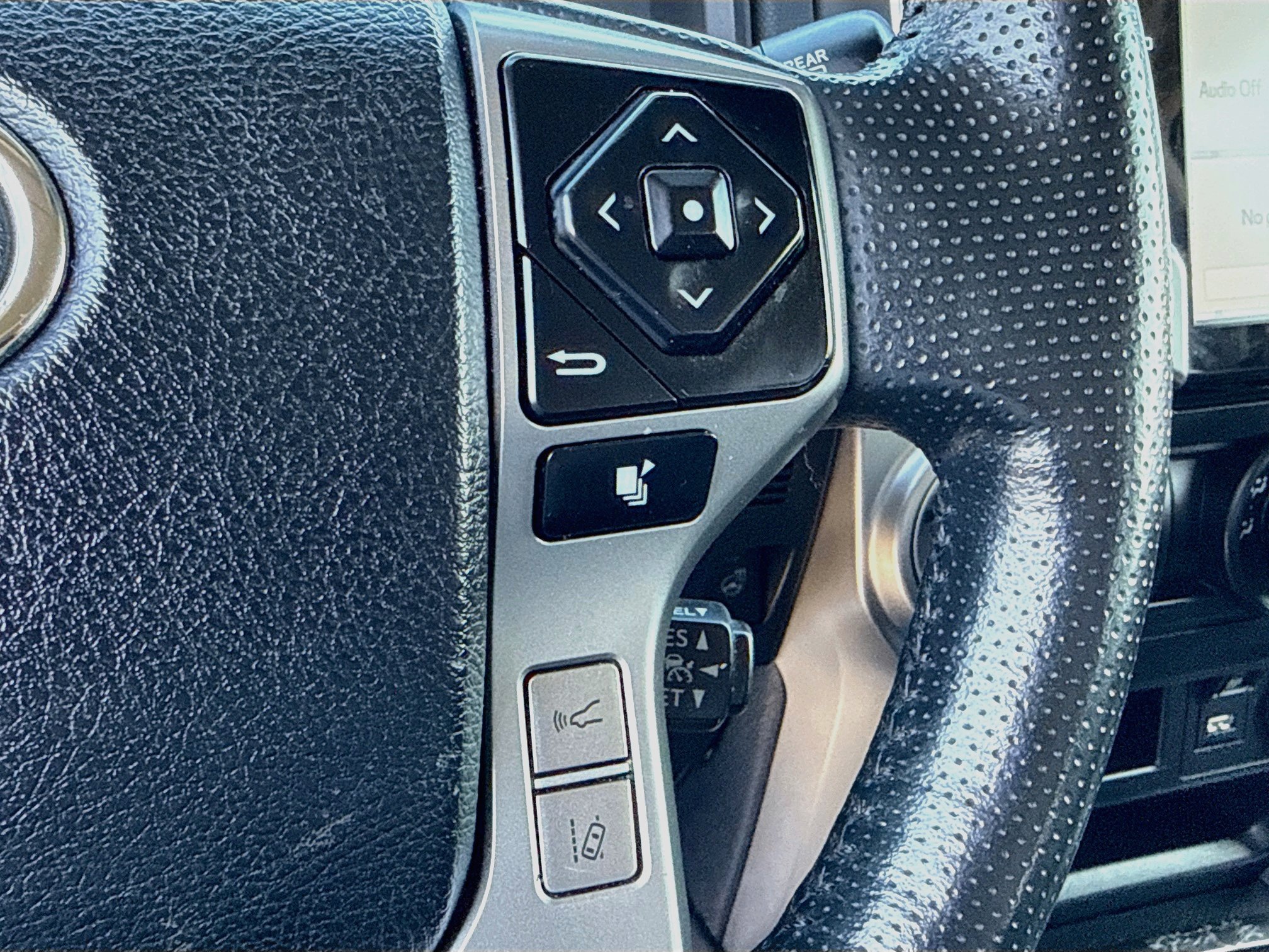 Used 2023 Toyota 4Runner SR5 Premium w/ Moonroof Package RWD image 40