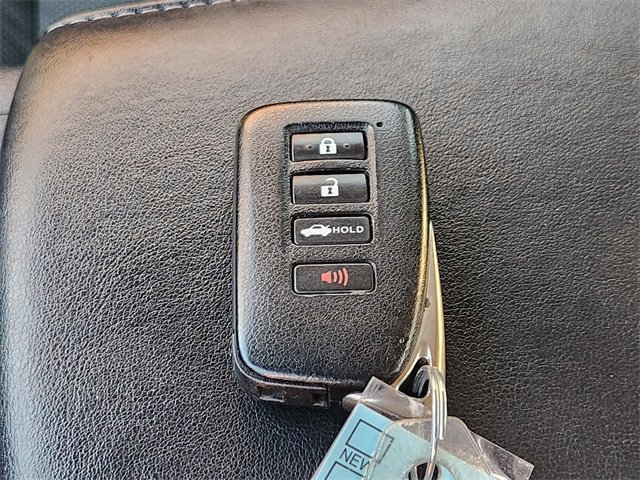 Used 2013 Lexus ES 300h image 20