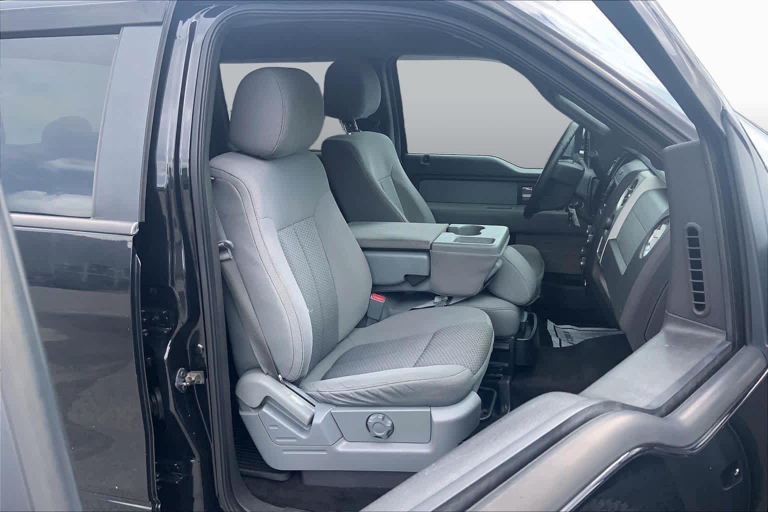 Used 2014 Ford F150 XLT w/ Equipment Group 302A Luxury AWD/4WD image 9