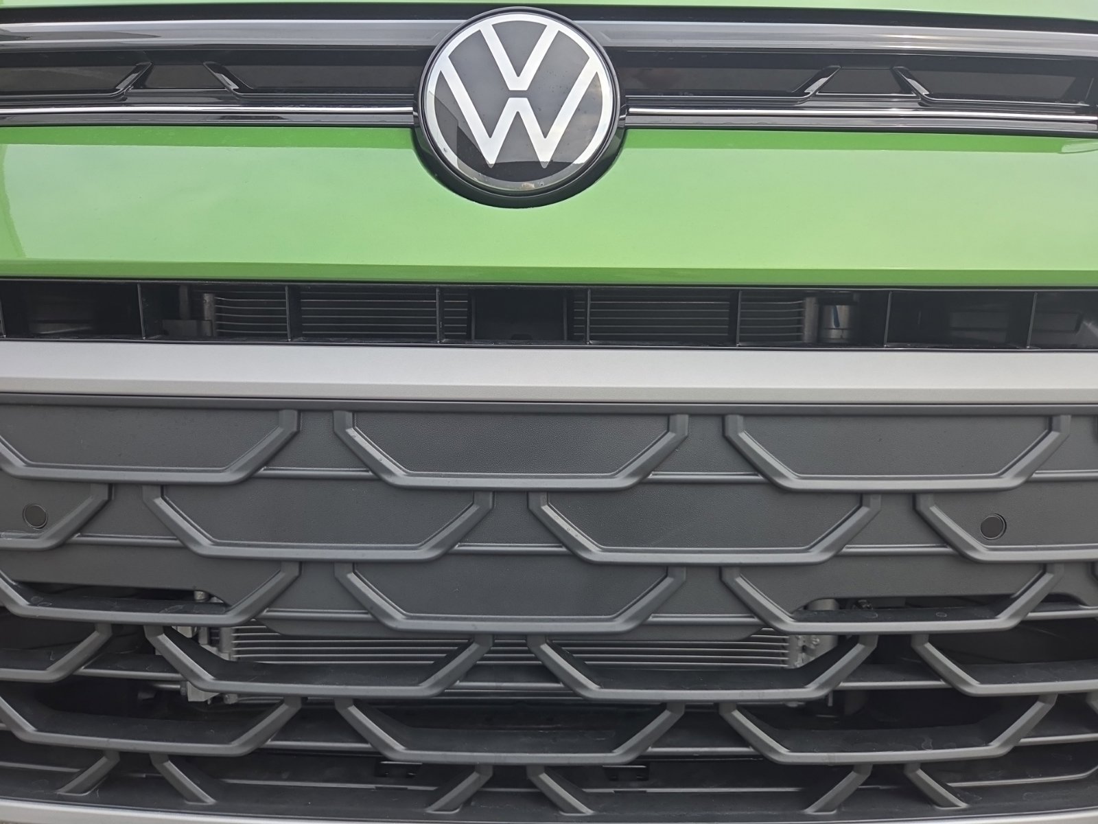 New 2027 Volkswagen Taos SE AWD/4WD image 15