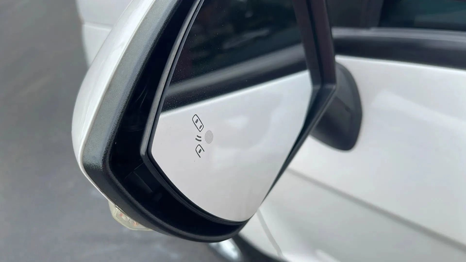 Used 2021 Ford EcoSport SE w/ SE Convenience Package image 14