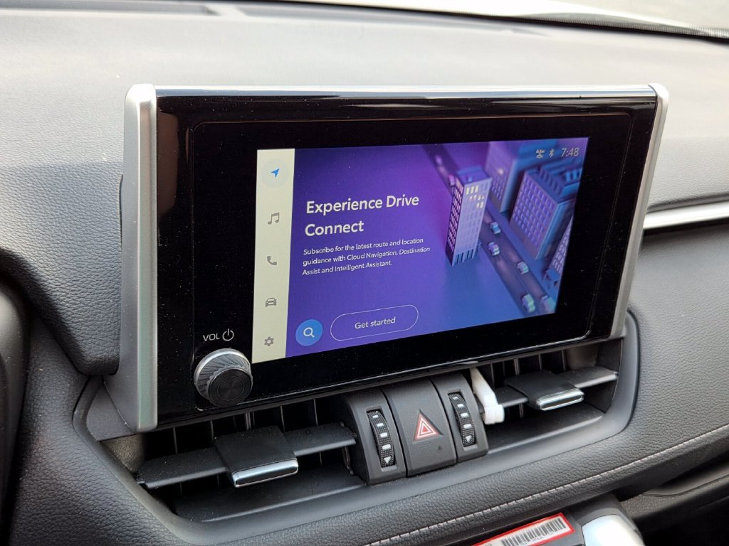 Used 2025 Toyota RAV4 XLE Premium FWD image 9